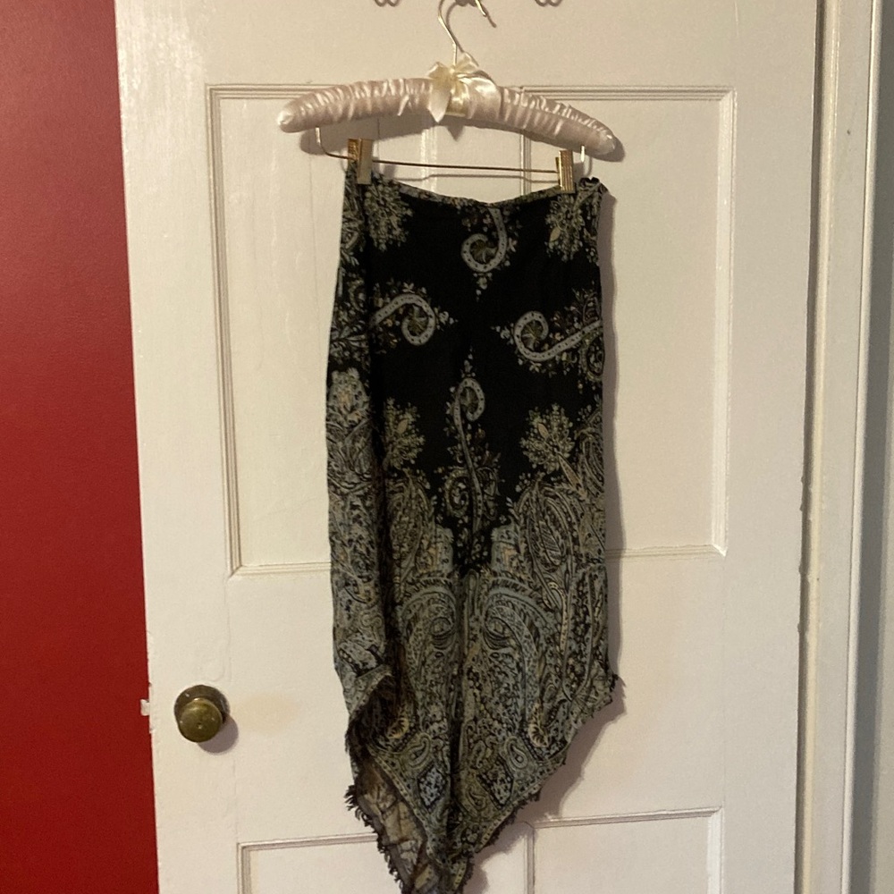 GAP Asymmetrical Black and Gray Paisley Skirt